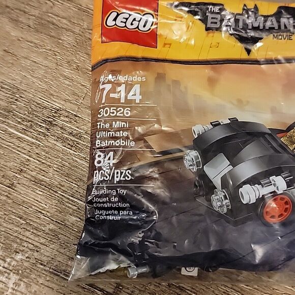 LEGO 30526 The Batman Movie: The Mini Ultimate Batmobile - Picture 2 of 3